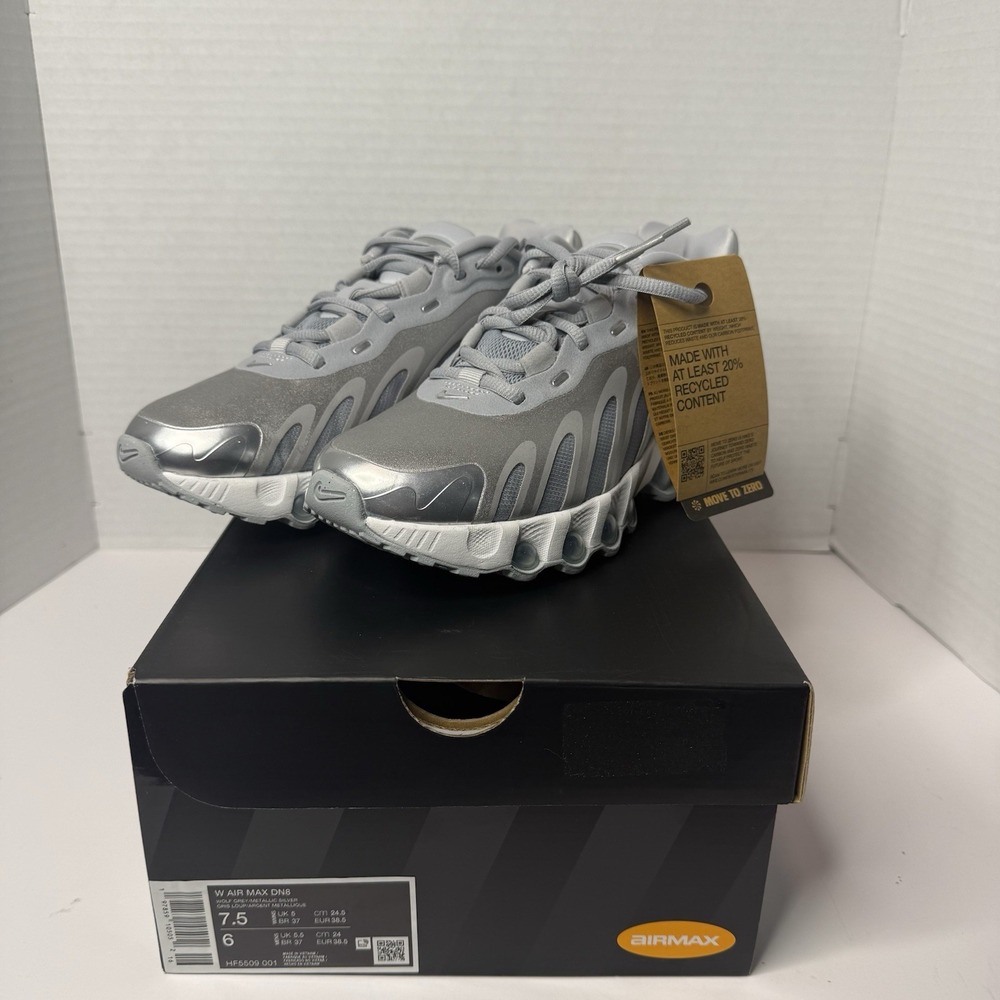 Nike Air Max DN8 Wolf Grey Metallic Silver Womens Size 7.5 HF5509-001